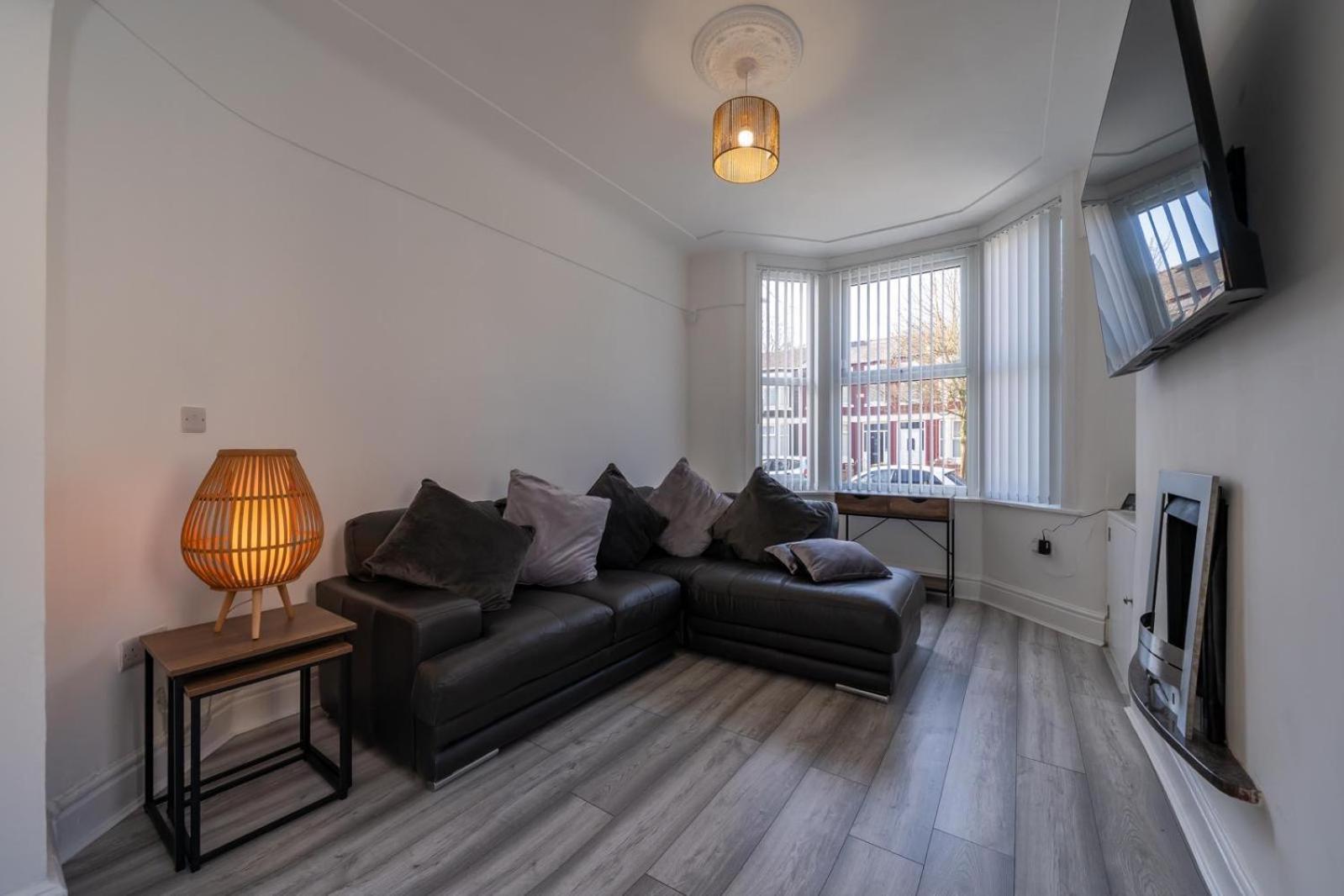 Stylish 3-bed Near Lfc & Efc Stadiums Holiday home Liverpool