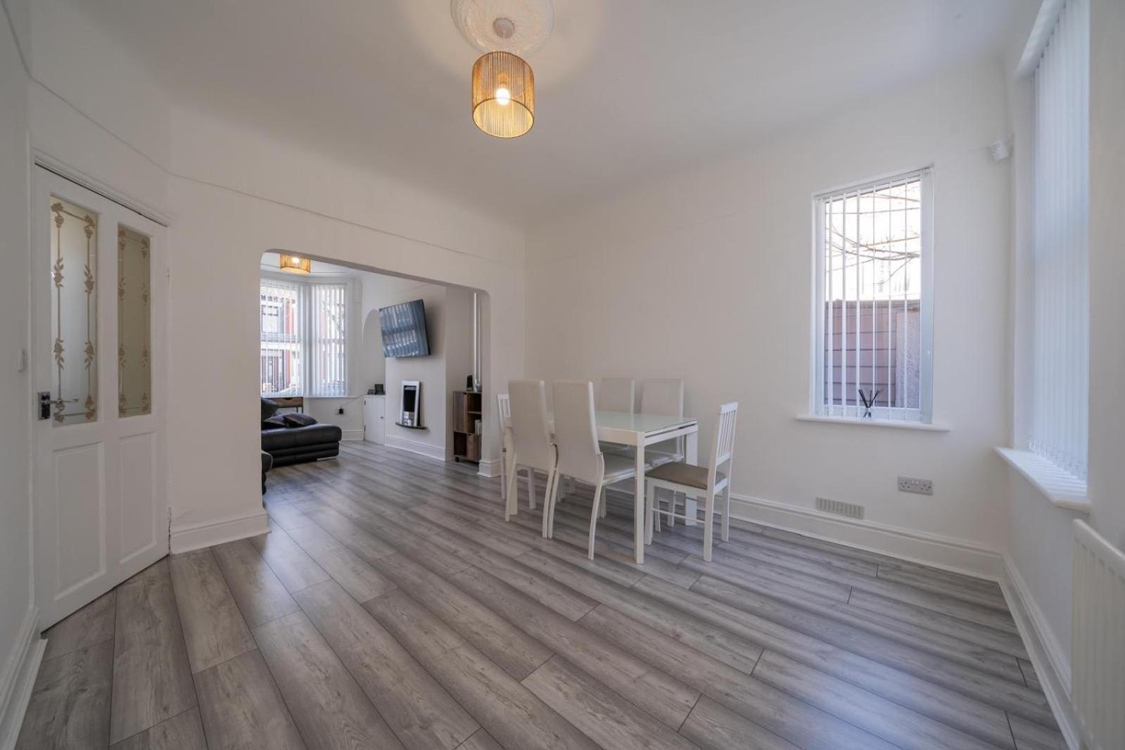 Stylish 3-bed Near Lfc & Efc Stadiums Liverpool