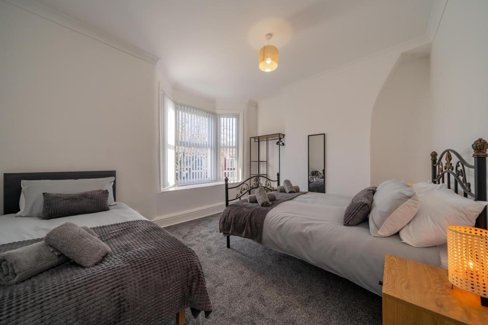 Stylish 3-bed Near Lfc & Efc Stadiums Holiday home