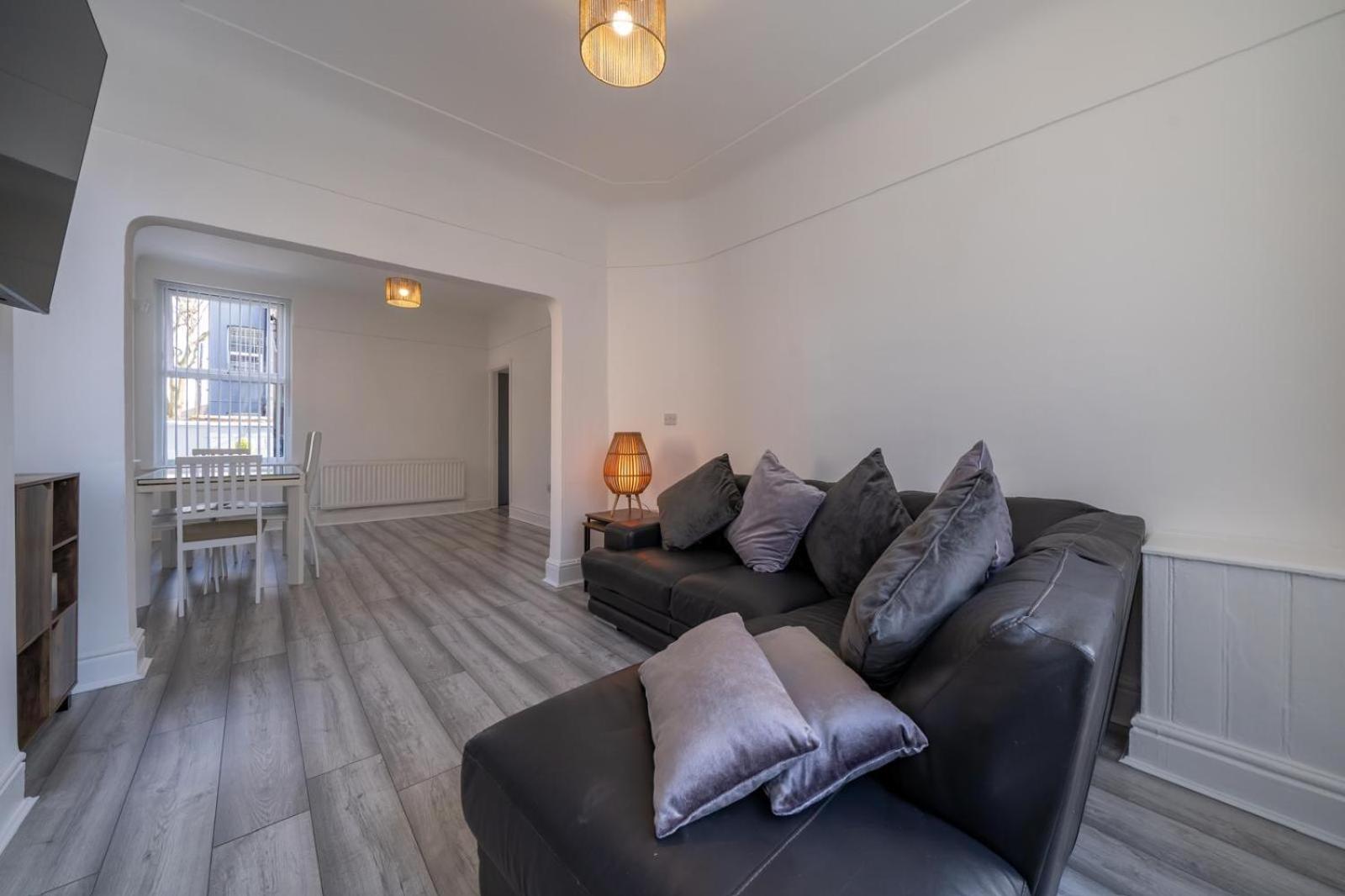 Stylish 3-bed Near Lfc & Efc Stadiums *